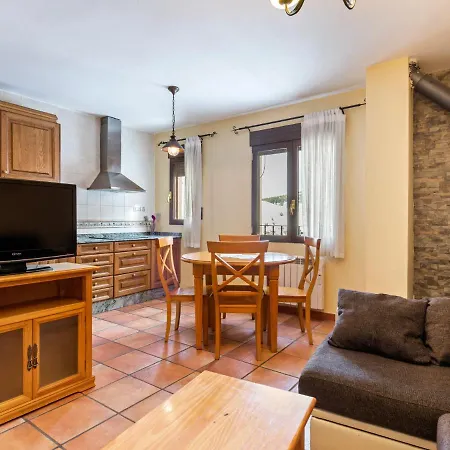 Delightful In With Fireplace Apartament